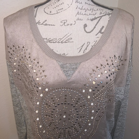B.L.U.E. Sweater - Picture 3 of 7